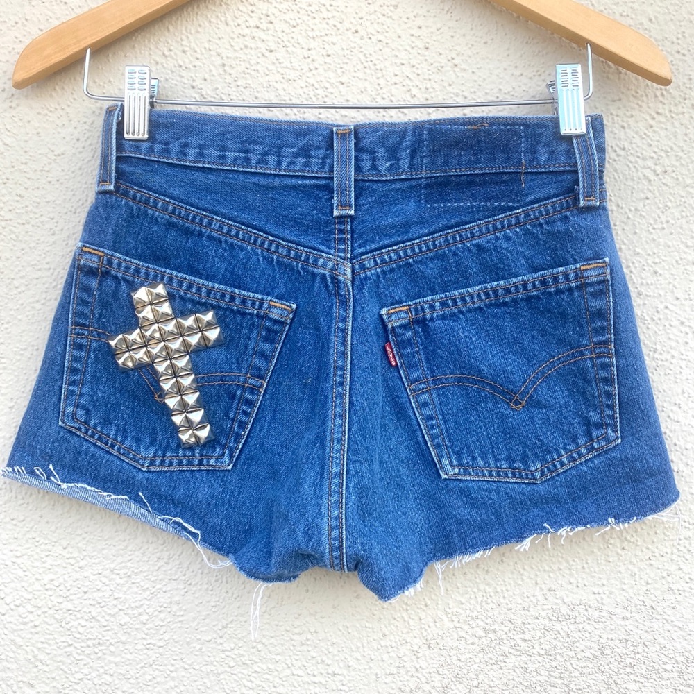 LEVI’S vintage high rise jean SHORTS denim cross silver studs juniors cut offs
